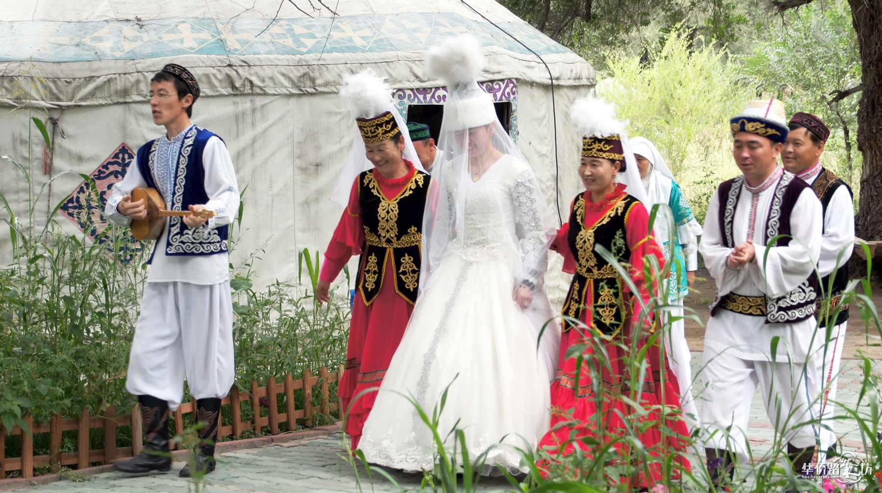 5 哈萨克民族的婚礼开始了