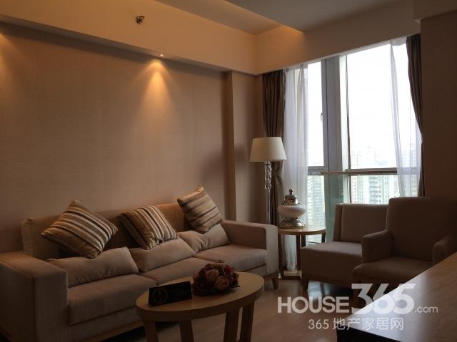 出稀少小面积投资公寓 地处新街口最繁华的商